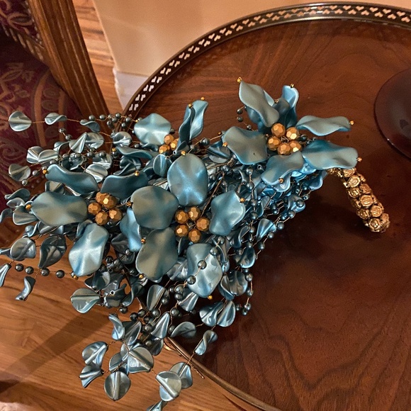 BOUQUET OF FLOWERS NEW HANDMADE DECORATIVE Artificial BEADED flowers for Decor - Picture 4 of 5